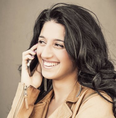 Evet güzel esmer kız