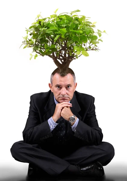 Muž s strom na hlavu — Stock fotografie