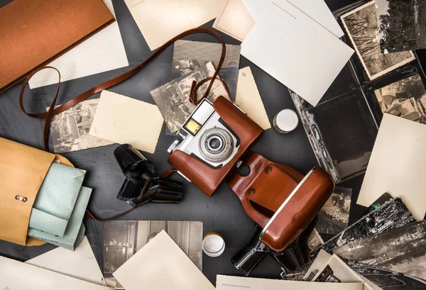 Vintage camera on old scene — Stock Photo, Image