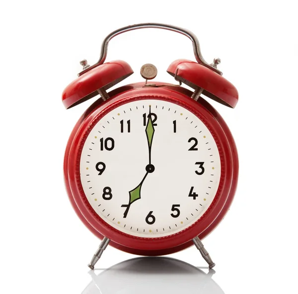 Ρολόι-ξυπνητήρι σε επτά ώρα σε άσπρο φόντο — Φωτογραφία Αρχείου