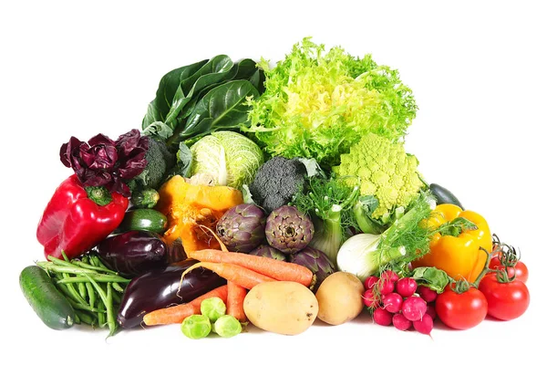 Grupo fresco de verduras sobre fondo blanco — Foto de Stock