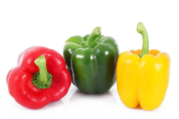 Paprika auf weißem Hintergrund — Stockfoto