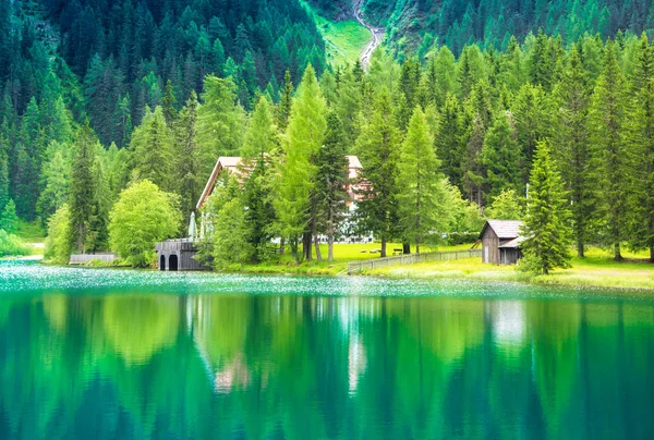 View of an alpine lake — Stock Photo, Image