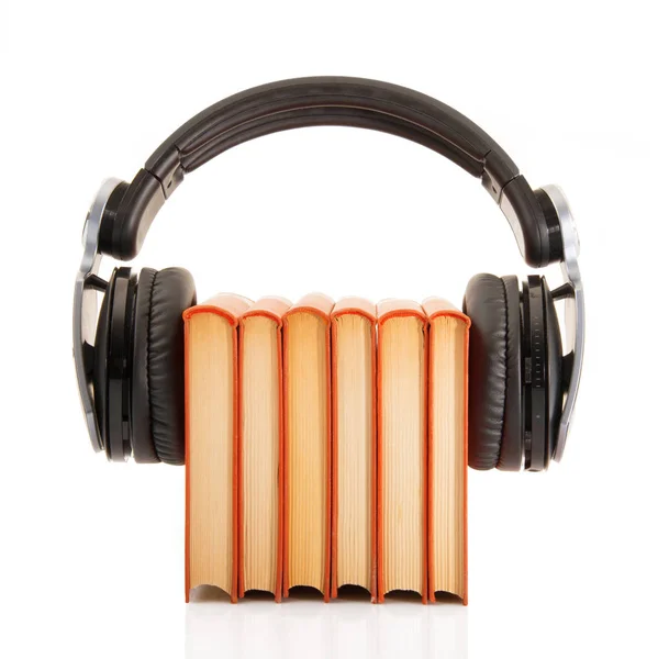 Libros con auriculares para lectura digital —  Fotos de Stock