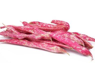 Beyaz arkaplanda kırmızı fasulye