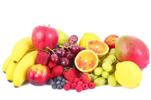 Fructe pe fundal alb — Fotografie, imagine de stoc