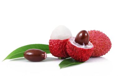 Beyaz arka planda lychees