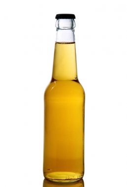şişe bira beyaz arka planda