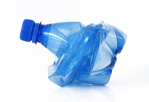 Plastic fles op witte achtergrond — Stockfoto