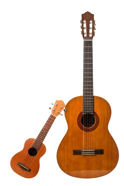 Akusztikus gitár és ukulele elszigetelt fehér háttér a — Stock Fotó