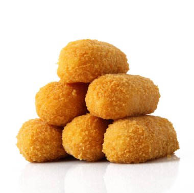 kızarmış patates kroket beyaz arka planda