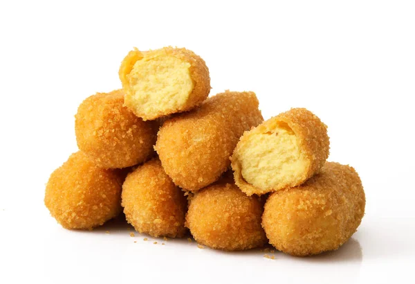 Kartoffeln gebratene Kroketten vor weißem Hintergrund — Stockfoto