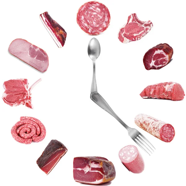 Reloj salami y especialidades italianas en fondo blanco — Foto de Stock