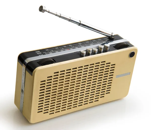 Staré klasické rádio v bílém pozadí — Stock fotografie