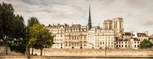 Ile de la Cite desde la orilla derecha —  Fotos de Stock