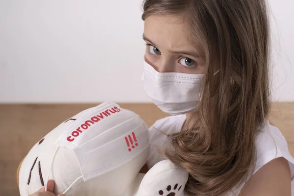 Girl Sad Because Virus Little Sad Girl White Shirt Protective — Stock Photo, Image