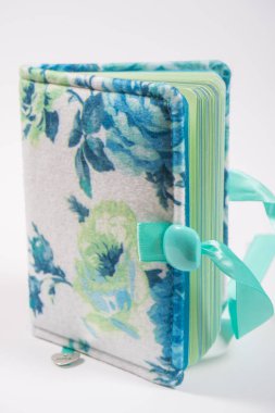 Dizüstü bilgisayarlar, planlamacıları ve scrapbooking tarzı ile ilgili foto albumleri 