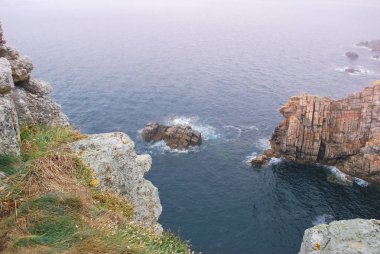 Brittany sis ile yaz aylarında kayalıklarla