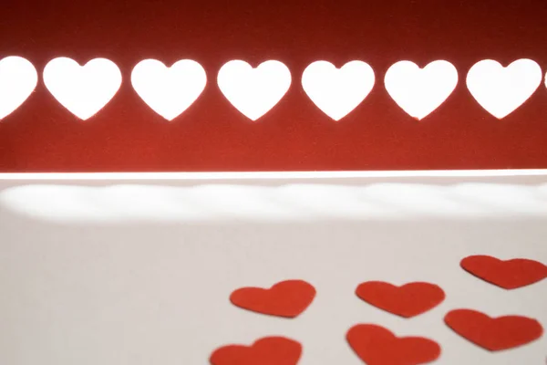 Decoración para el Día de San Valentín: perforador hecho formas de papel o — Foto de Stock