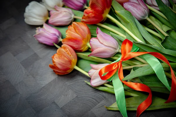 Mooie Verschillende Kleur Tulpen Frames Mock Interieur Samenstelling Voorjaarsvakantie — Stockfoto