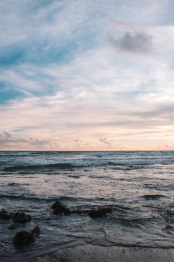 Pitoresk sunset beach Hint Okyanusu, Endonezya, Bali