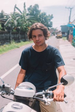 adam sürüş scooter 