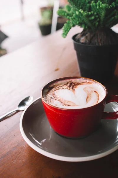 Rode kop koffie — Stockfoto