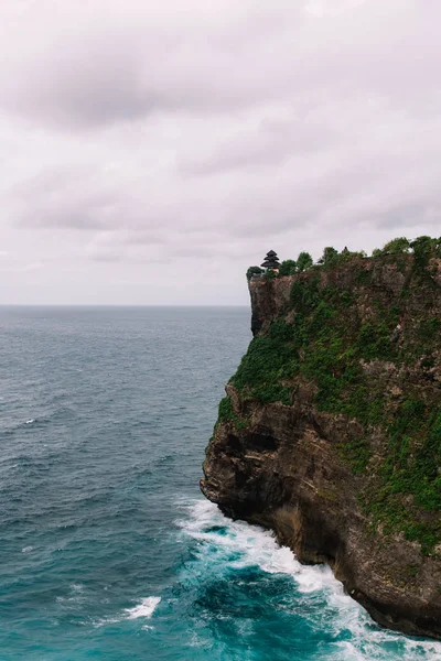 海の岩の美しい景色 ストック画像