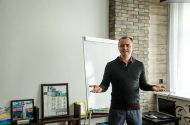 İş eğitimi başarı ile ilgili