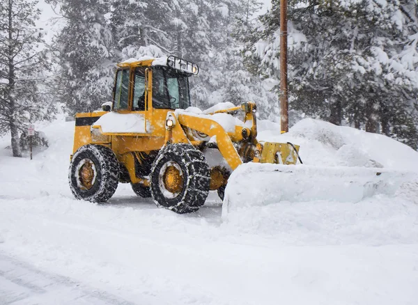 Vehículo de remoción de nieve —  Fotos de Stock