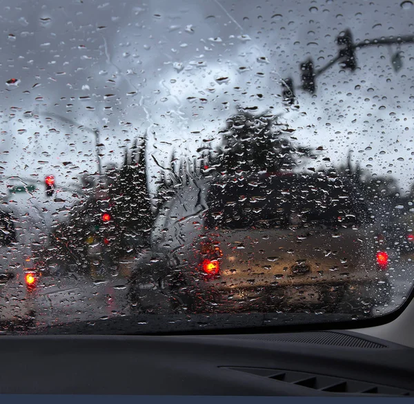 大雨での運転 — ストック写真