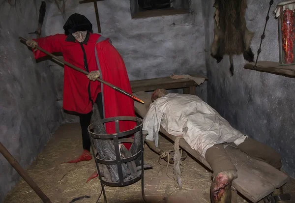 Castle Loket, Czech Republic. Torture chamber exhibition. — Stock Photo, Image