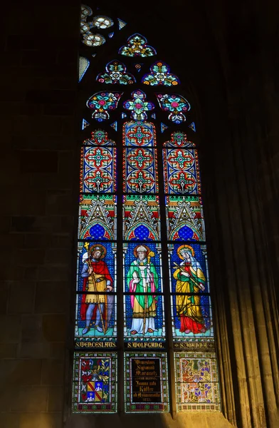 Stained glass window in St. Vitus Cathedral, Prague — Stock Photo, Image