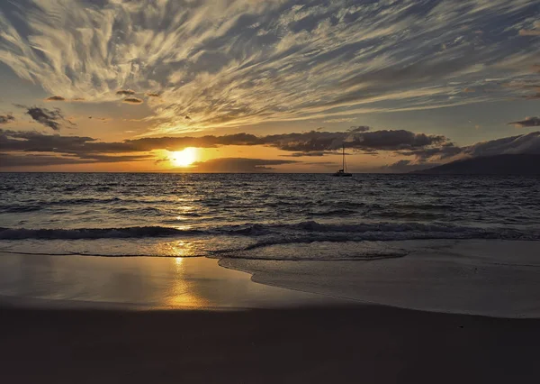 マウイ島、ハワイの夕日. — ストック写真