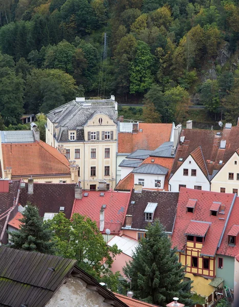 Loket Stadt. Blick aus dem Fenster der Burg Loket, Böhmen, Tschechische Republik — Stockfoto