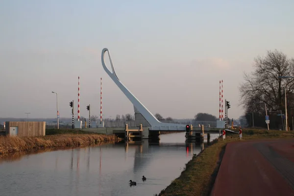 Drawbridge Nomeou Koningsbrug Sobre Canal Anel Zuidplaspolder Zevenhuizen Nas Terras — Fotografia de Stock