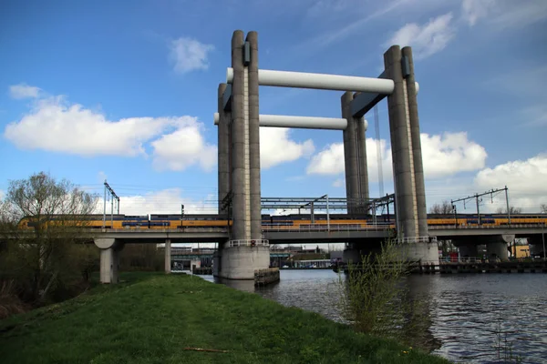 Verticale Hefbrug Voor Treinen Gouda Kanaal Genaamd Gouwe Nederland — Stockfoto