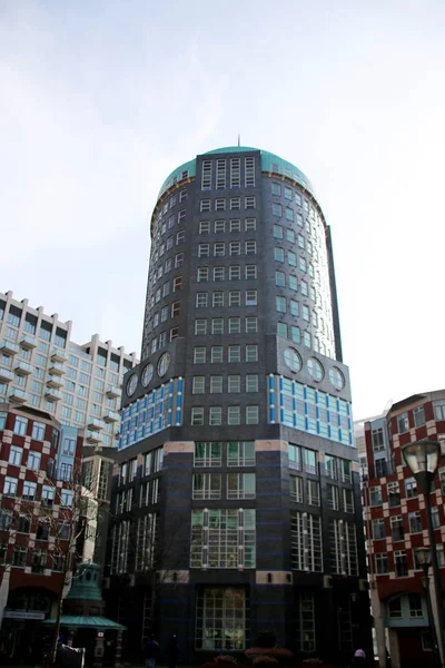 市内のモダンな建物 義務づけたハーグの中心 すべての建物は政府の省庁 — ストック写真