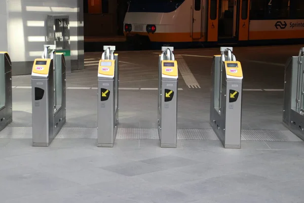 Platform Gates Haya Den Haag Estación Central Los Países Bajos — Foto de Stock