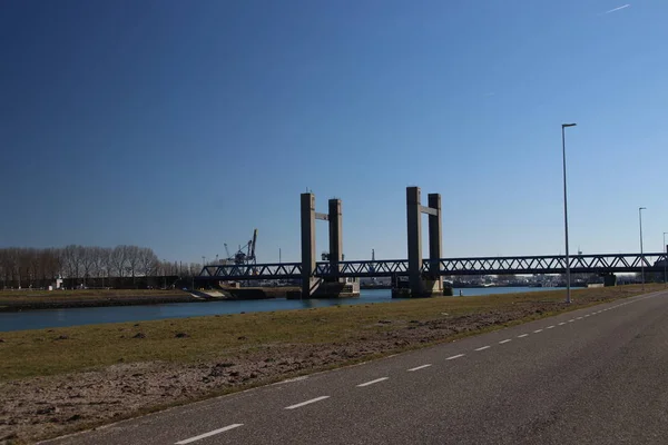 Calandbrug トンネルの代替としてロッテルダム港の橋 — ストック写真