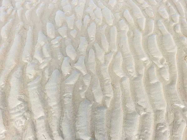 Μοτίβο Διάβρωσης Στην Άμμο Που Δημιουργείται Από Κύματα Στην Παραλία — Φωτογραφία Αρχείου