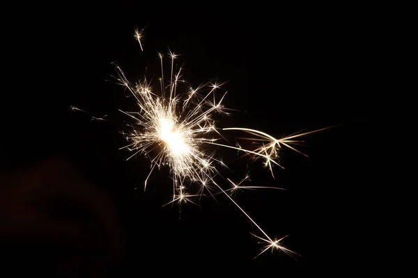 Sparkler Com Luz Fogo Mão Criança Durante Véspera Ano Novo — Fotografia de Stock