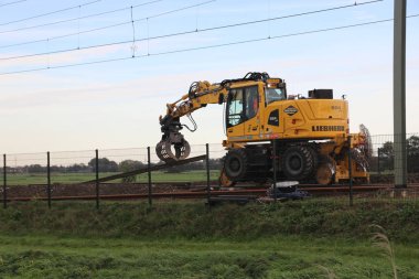 Nieuwerkerk aan den Ijssel 'deki Gouda ve Rotterdam arasındaki demiryolu raylarının bakımı