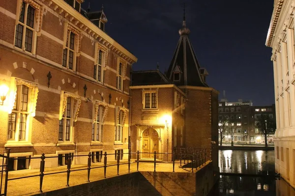 Światła Budynku Parlamentu Nazwie Binnenhof Hofvijver Centrum Hagi Holandii Wieża — Zdjęcie stockowe