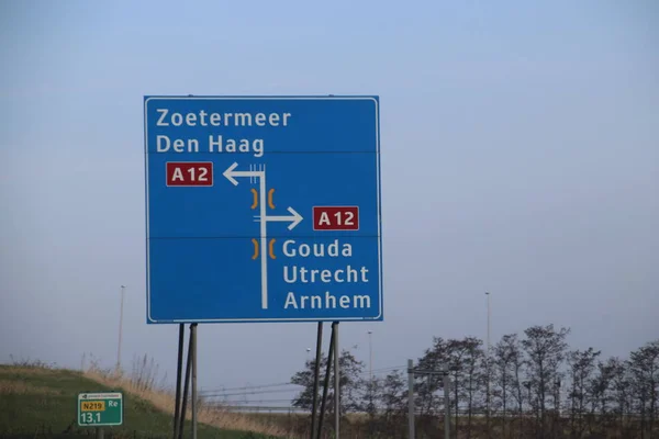 Señal Dirección Azul Autopista A12 Hacia Den Haag Zoetermeer Los —  Fotos de Stock