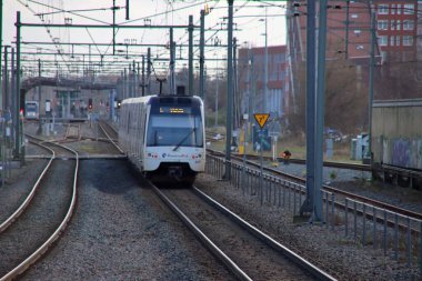 Randstadrail 'in Rsg3 metro trenleri Lahey Forepark istasyonundan Rotterdam Slinge gidiyor.