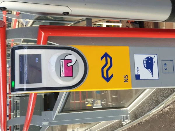 Считыватель Карт Чтения Карт Оплаты Поездов Метро Станции Duivendrecht Неподалеку — стоковое фото
