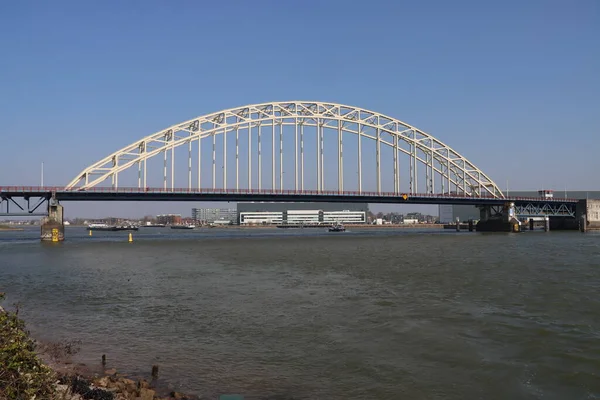 Ocelový Visutý Most Přes Řeku Noord Hendriku Ido Ambacht Silnici — Stock fotografie