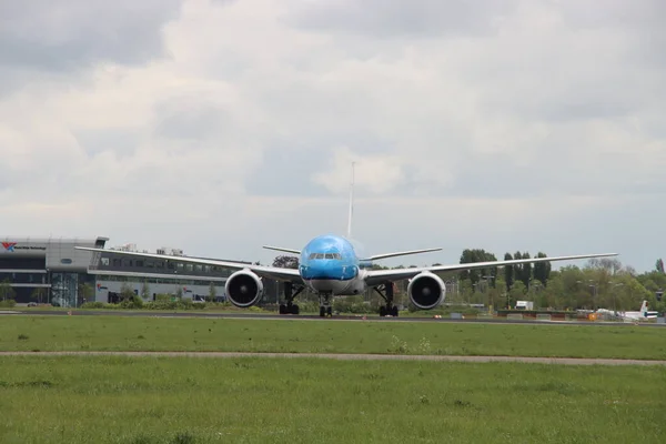 Bqk Klm Asia Boeing 777 Ralenti Sur Piste Atterrissage Aalsmeerbaan — Photo