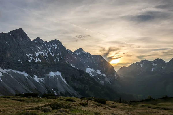The mountains from the Karwendelgebirge during sunset — Stock Photo, Image